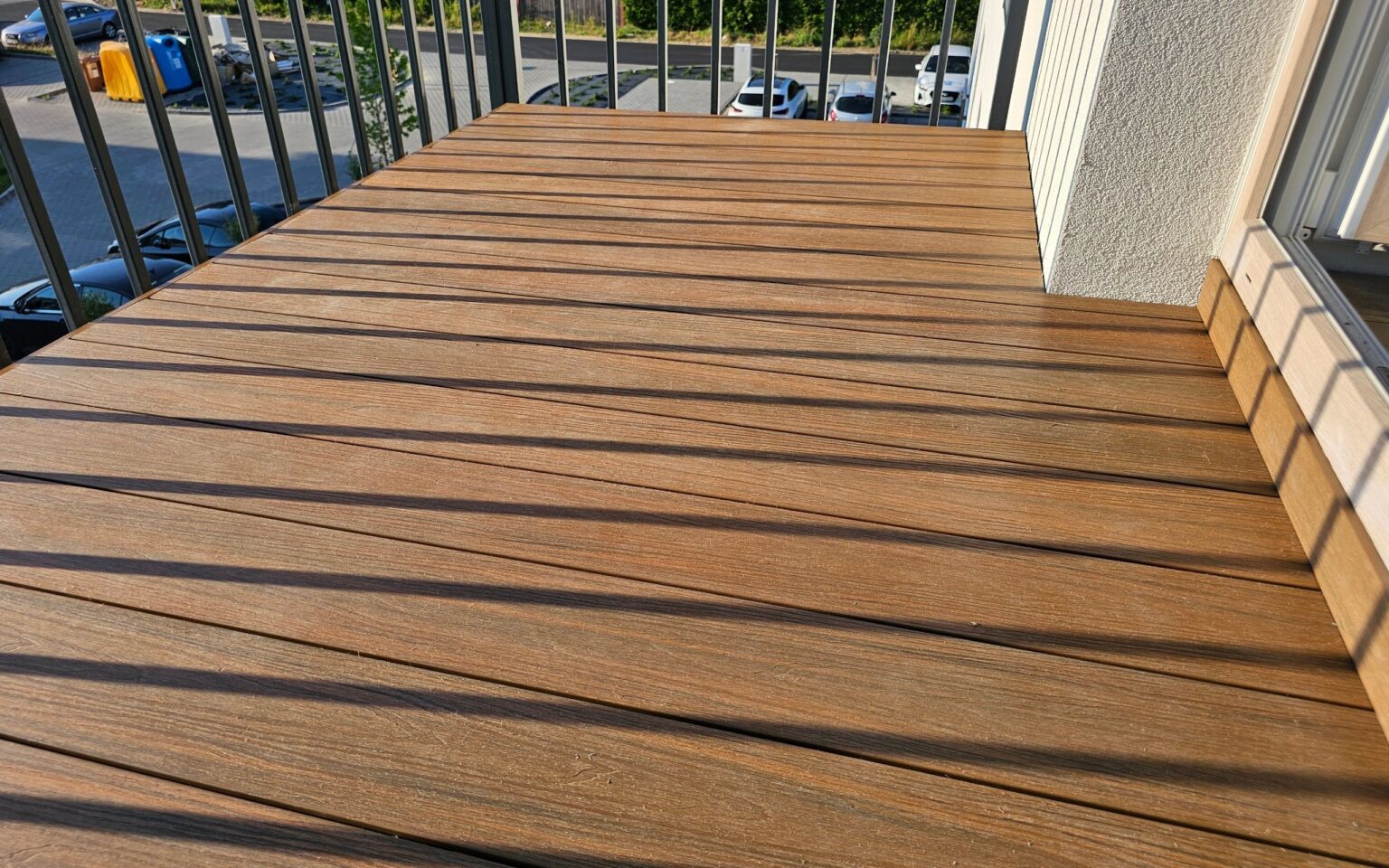 Realizacja małego balkon z deski kompozytowej Nexo Rustykalny | Żory