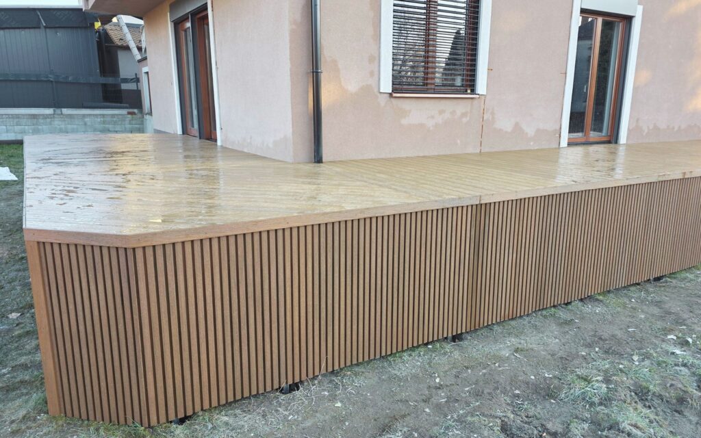 Realizacja tarasu z deski kompozytowej Natural Jasny Brąz | Pogorzyce