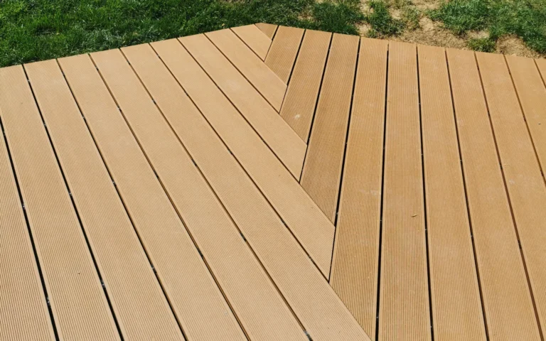 Realizacja tarasu z deski kompozytowej Natural Jasny Brąz | Zator