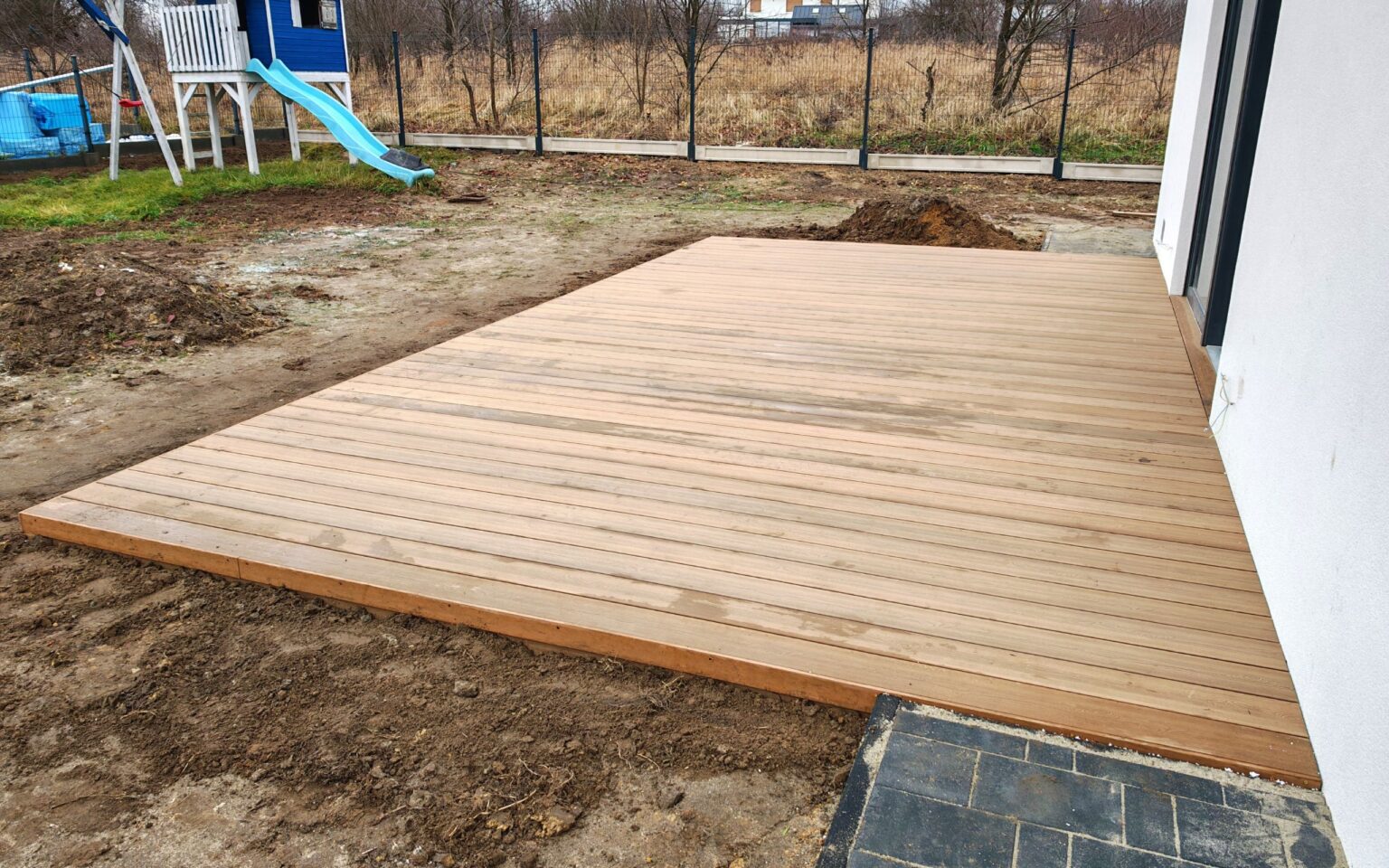 Realizacja tarasu z deski kompozytowej Natural Jasny Brąz | Chrzanów