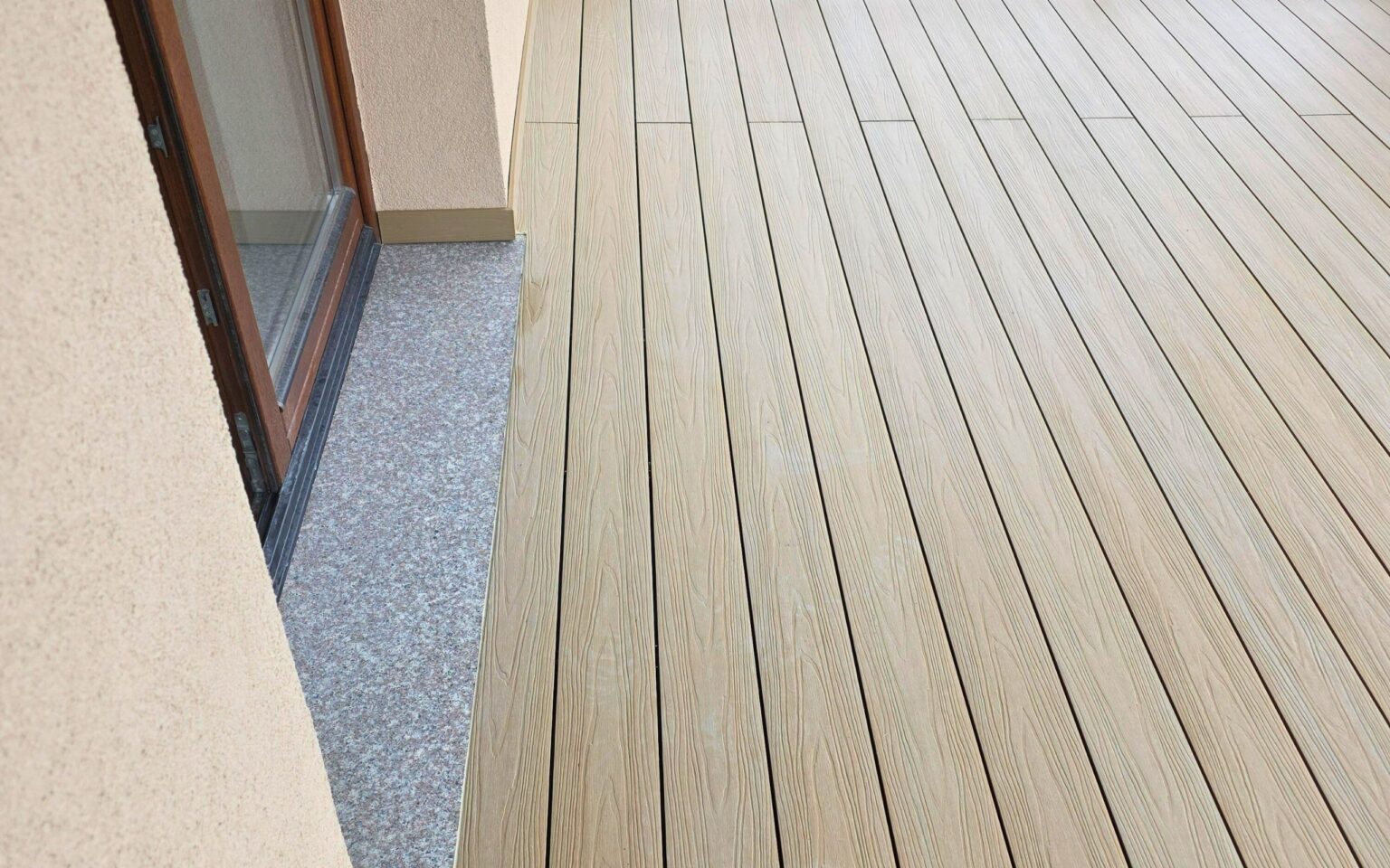 Realizacja z deski kompozytowej Nexo Beige | Bestwina