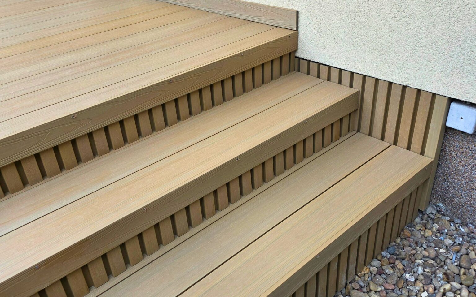 Realizacja tarasu z deski kompozytowej Nexo Beige | Dom jednorodzinny