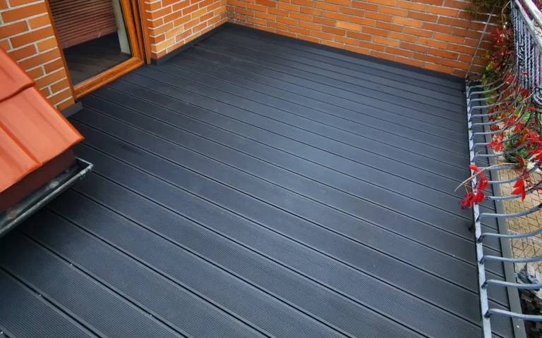 Realizacja balkonu z deski kompozytowej Natural Grafit | Oświęcim