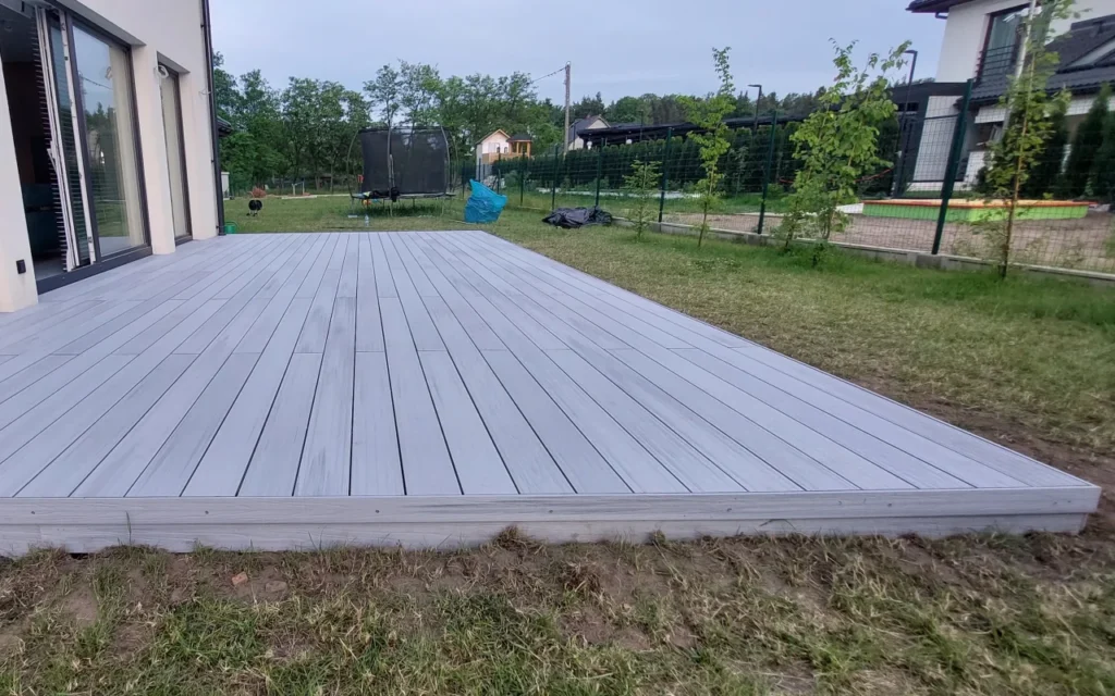 Tarasy z Deski Kompozytowej na Gruncie (Ziemi)